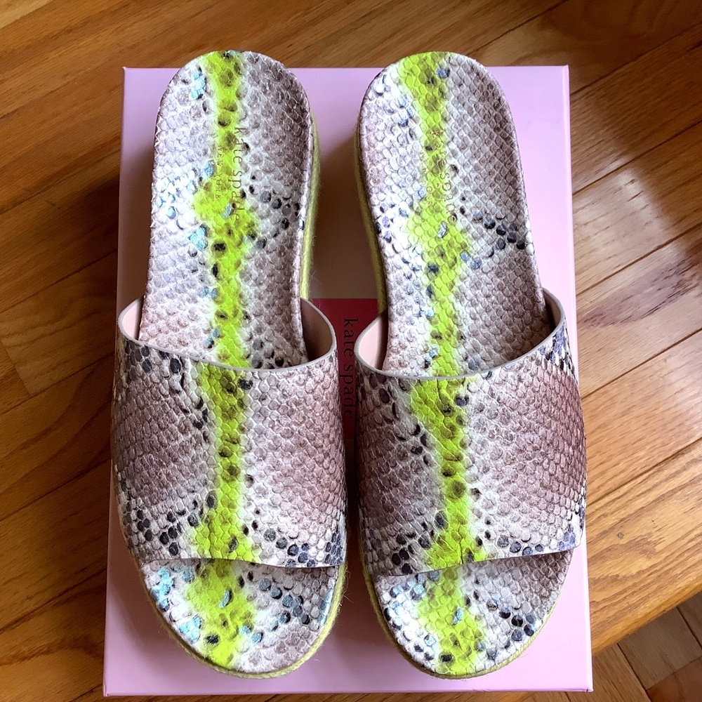 Kate Spade Zia Platform Croc Embossed Leather Slide Sandals Lemon SZ 9